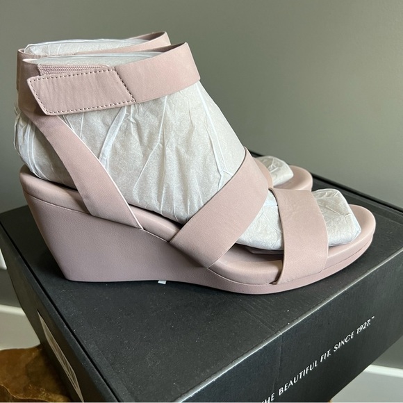 Naturalizer Womens Ignite Purple Adjustable Leather Wedge Sandals Shoes NWT - Picture 3 of 7